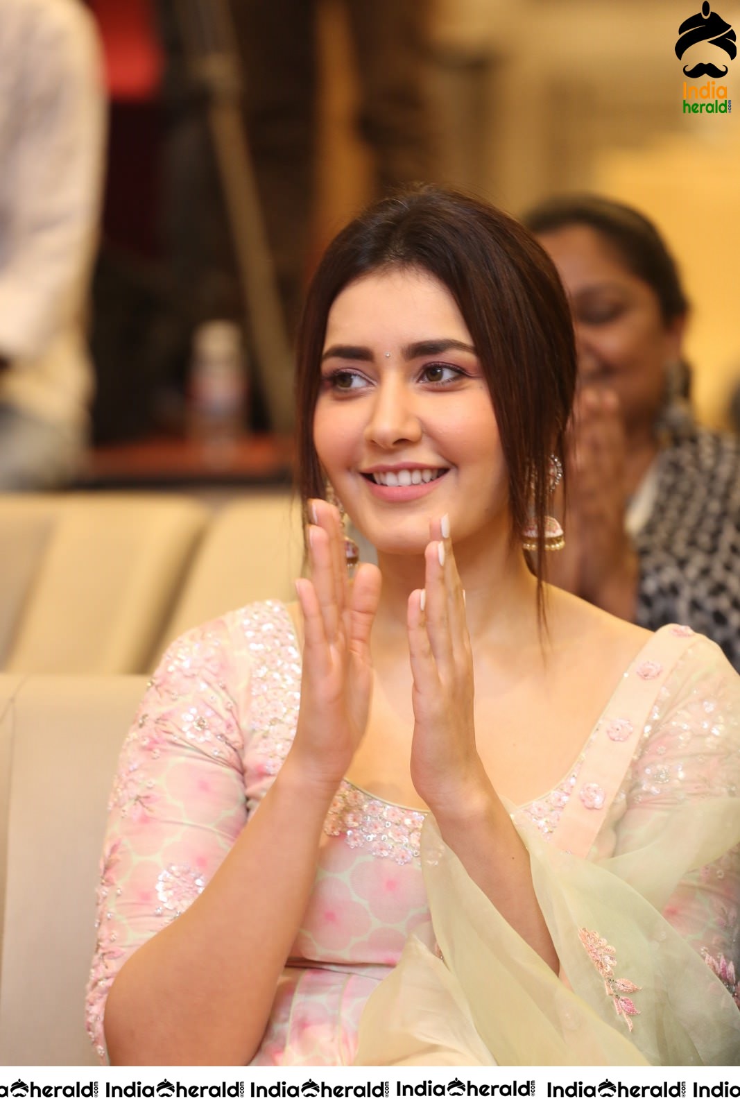 Raashi Khanna feels Shy when Producer praised her at the Event Set 1