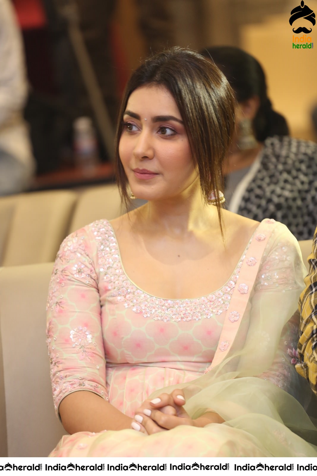 Raashi Khanna feels Shy when Producer praised her at the Event Set 1