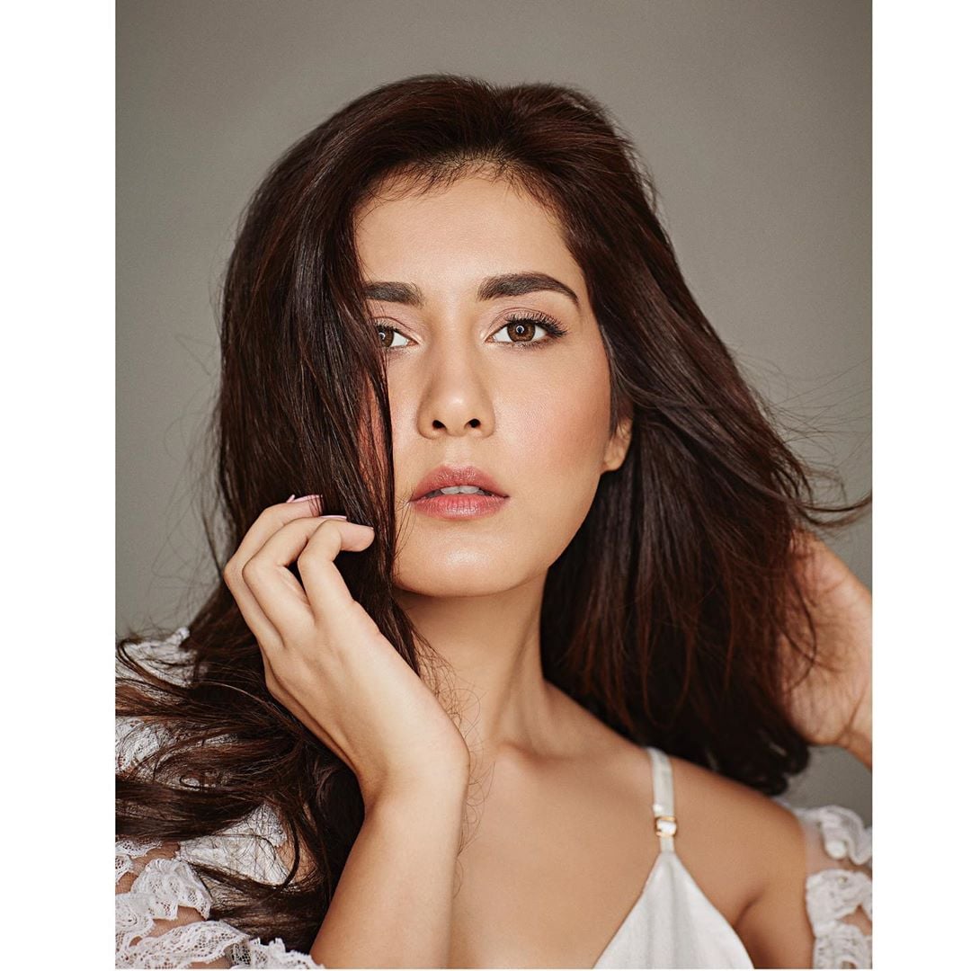 Raashi khanna hot attractive photos