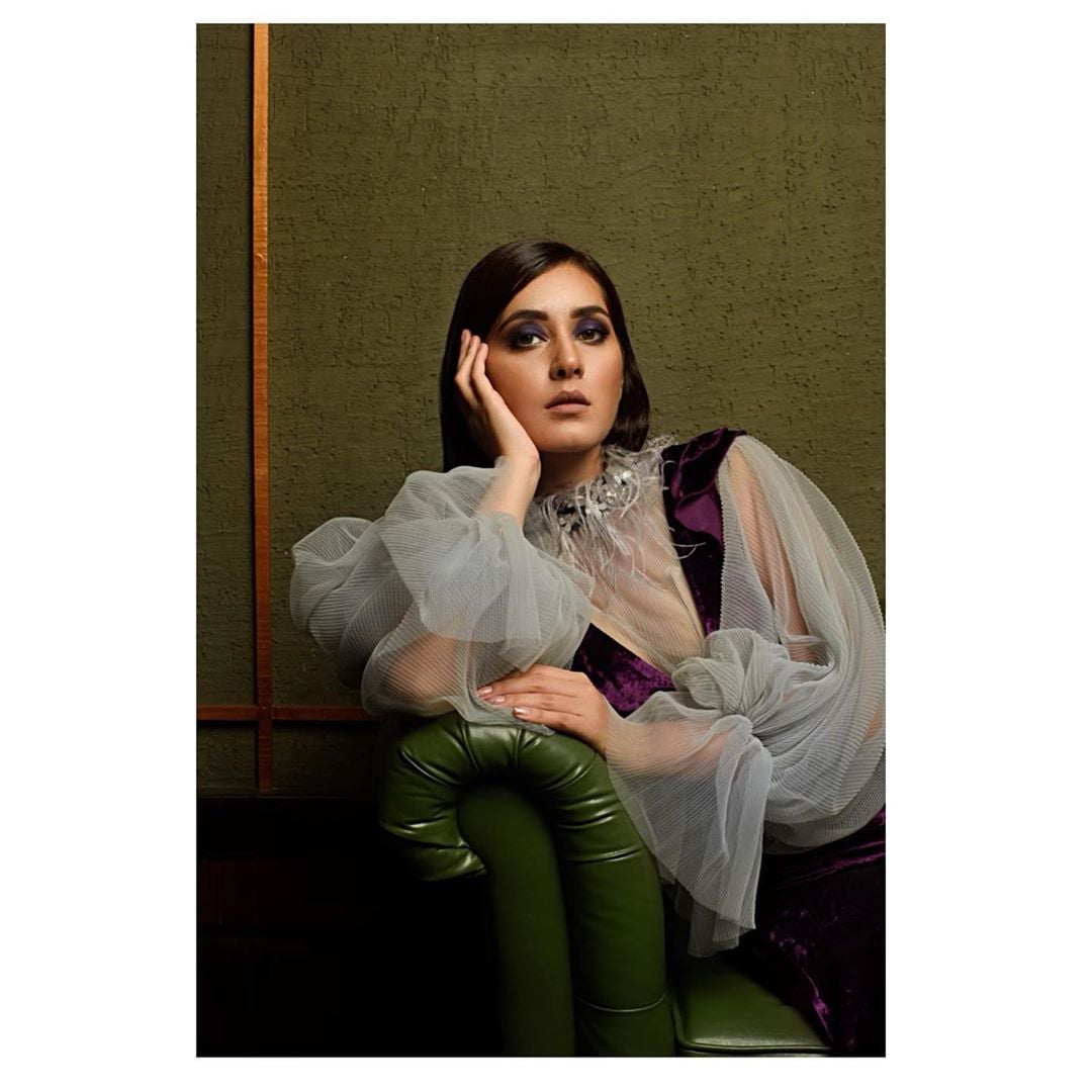 Raashi khanna hot attractive photos