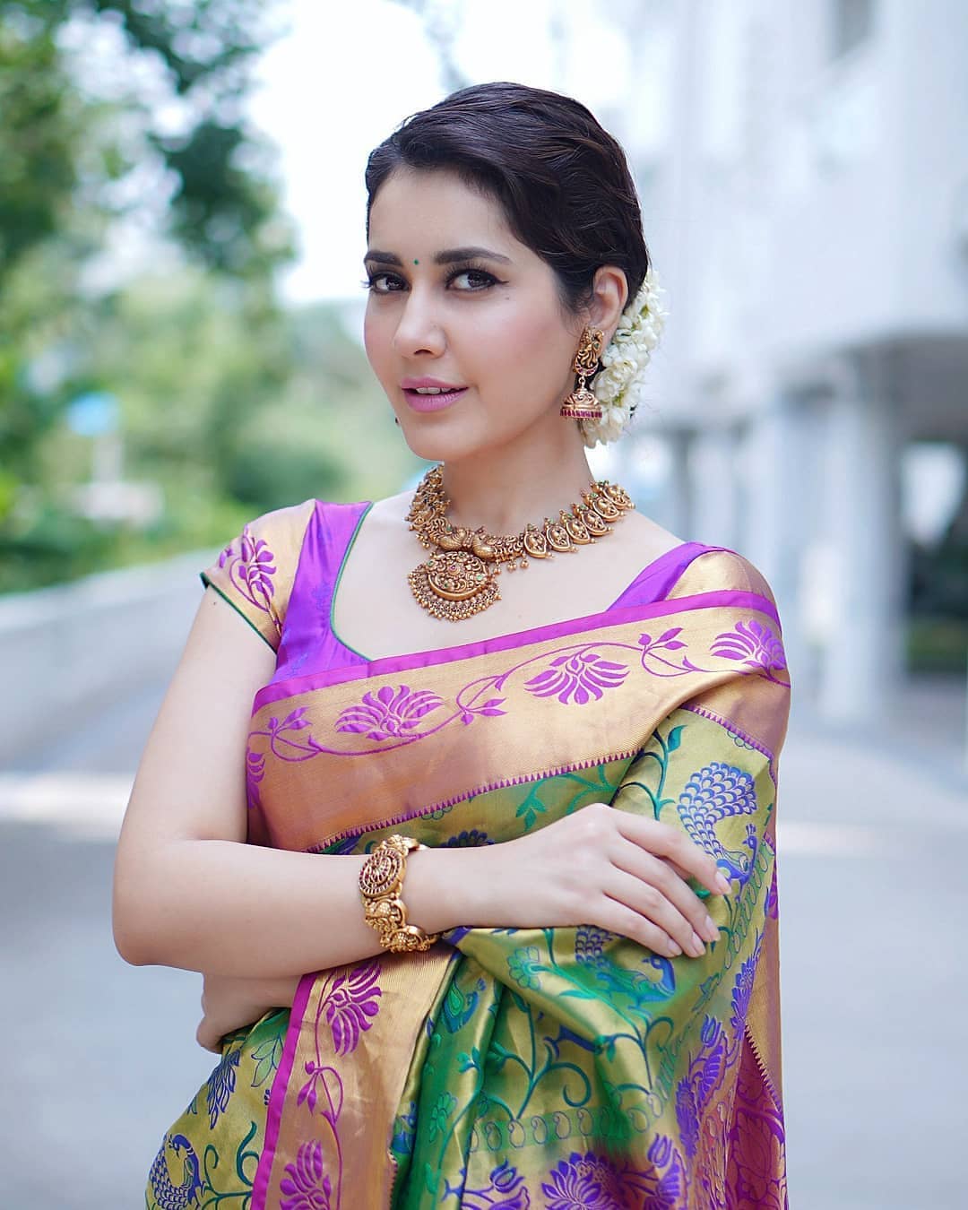 Raashi Khanna Hot Cute Saree Photos