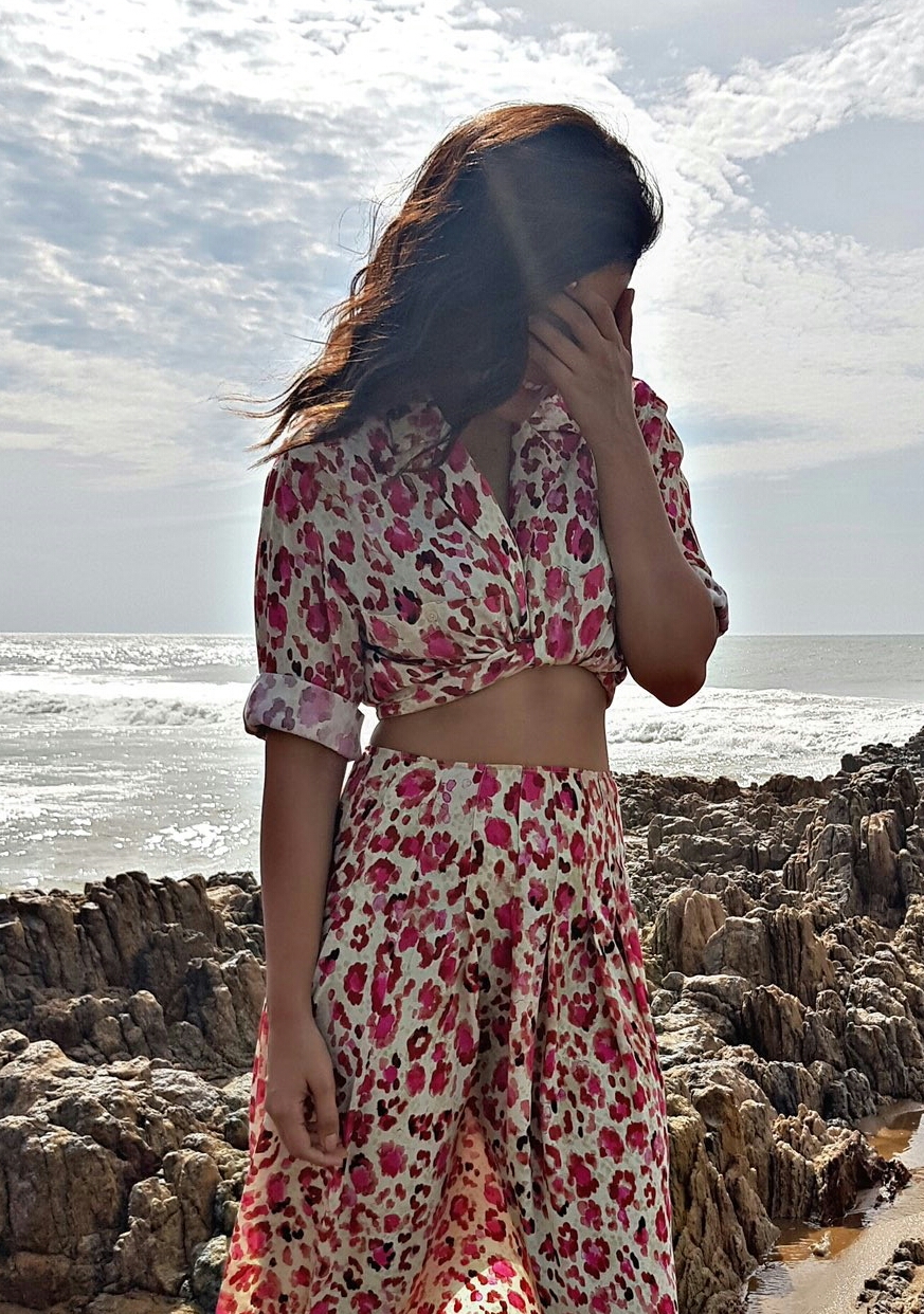 Raashi Khanna Hot In Polka Dots Top And Skirt