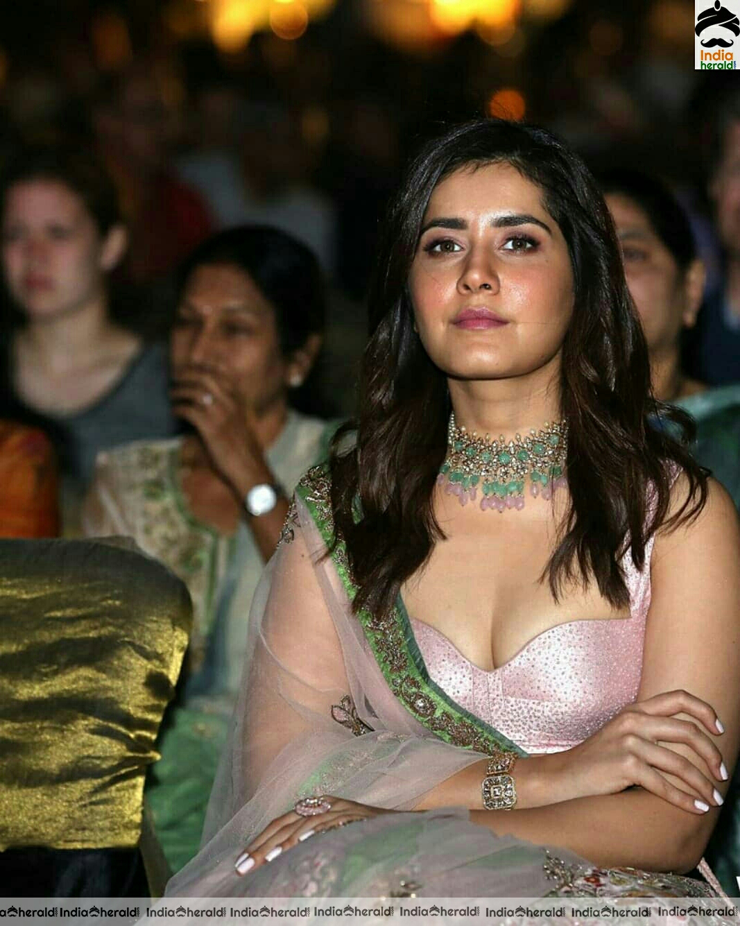 Raashi Khanna Hot Latest Stills