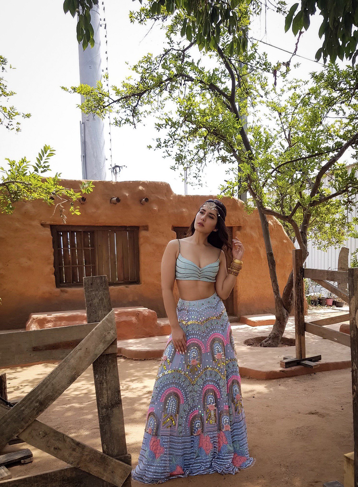 Raashi Khanna Latest Hot Cleavage Revealing Photo Shoot