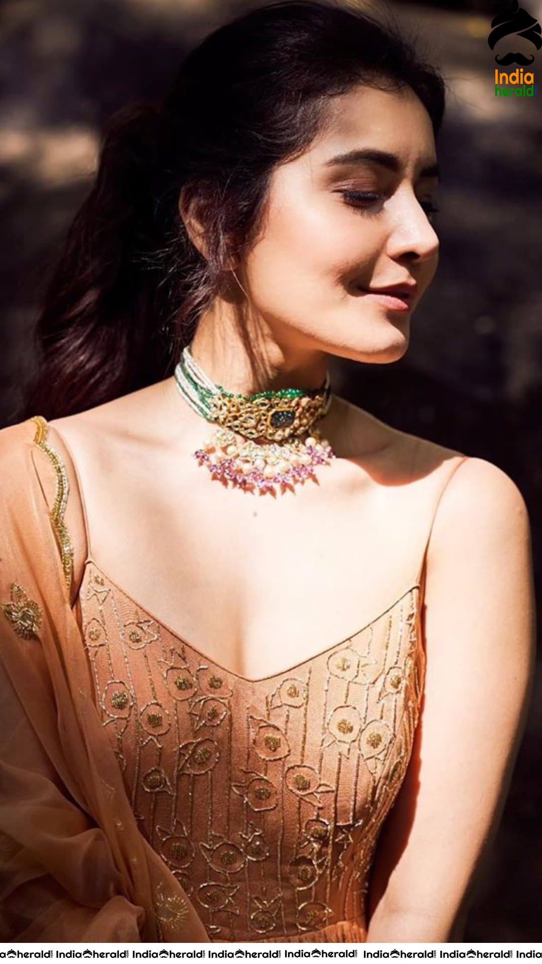 Raashi Khanna Latest Hot Photos Collection Set 2