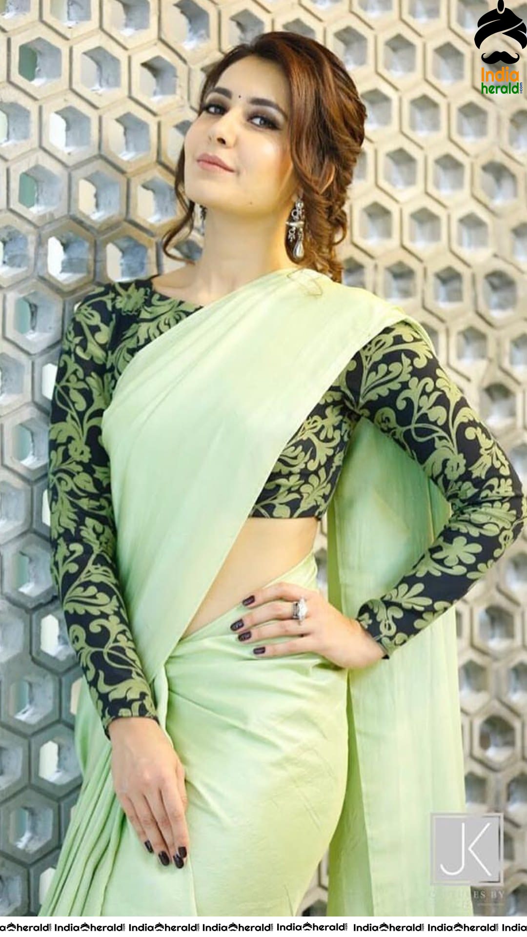 Raashi Khanna Latest Hot Photos Collection Set 3