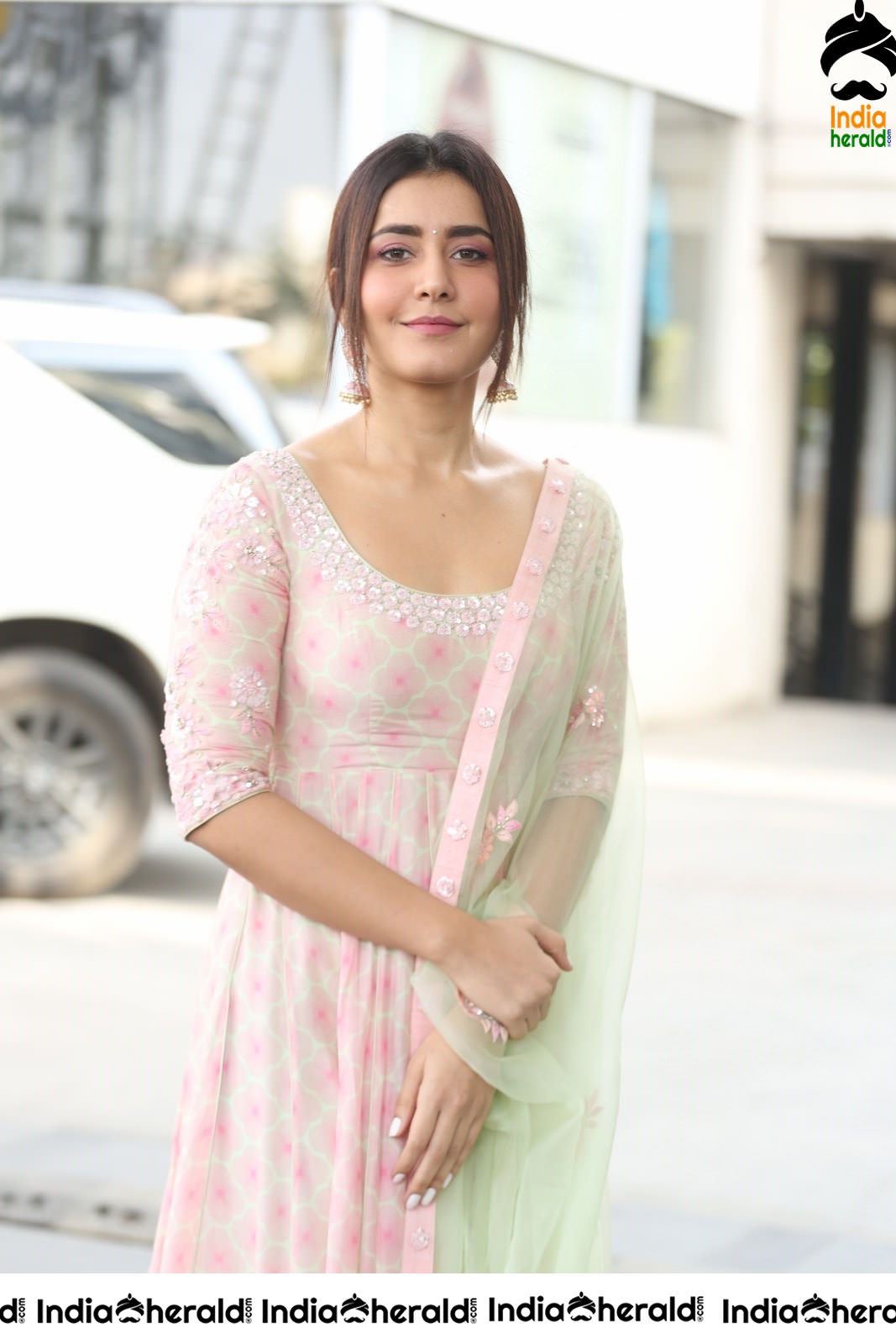 Raashi Khanna Looking Angelic in White Set 1