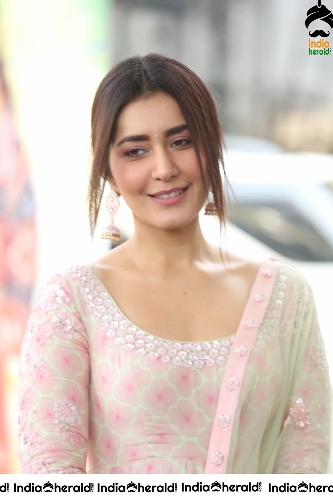 Raashi Khanna Looking Angelic in White Set 2