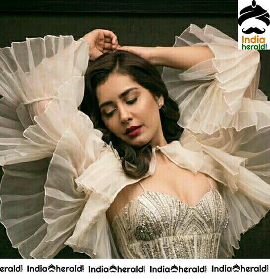 Raashi Khanna Looking Angelic