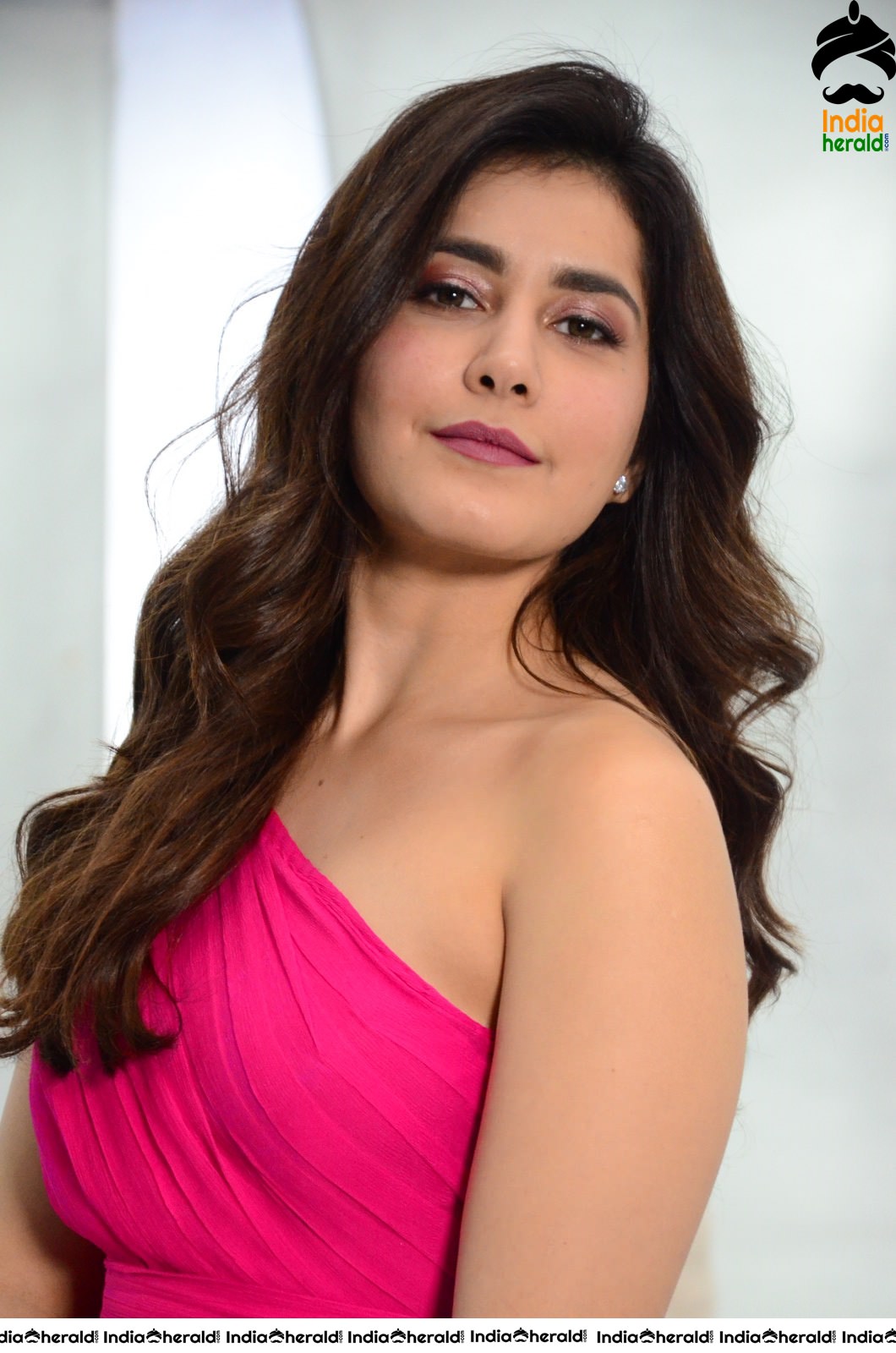 Raashi Khanna Looking like a Barbie Doll and She is Too Beautiful Set 2