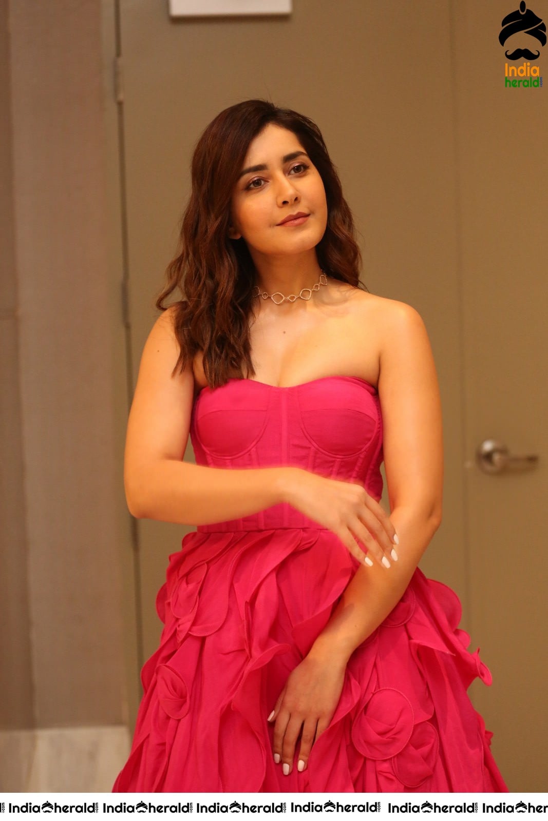 Raashi Khanna Looking Like a Barbie Doll Set 2