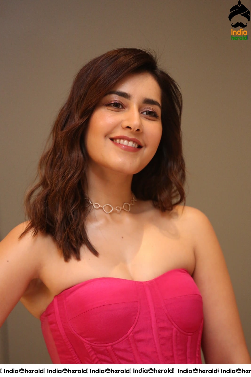 Raashi Khanna Looking Like a Barbie Doll Set 2