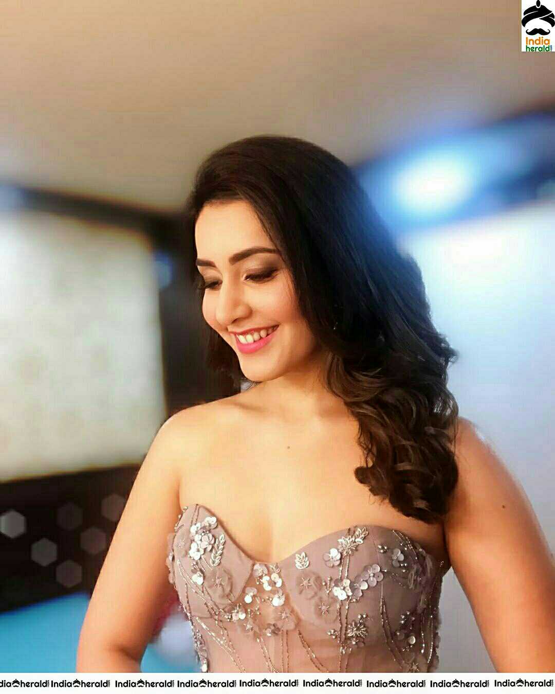 Raashi Khanna Looks In stunning In This Latest Hot Photoshoot Sizzling Stills Set 2