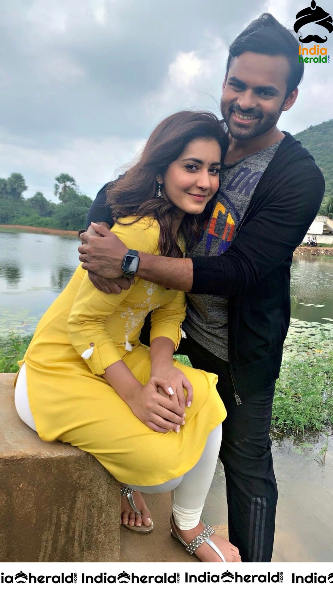 Raashi Khanna Selfies With Sai Dharam Tej