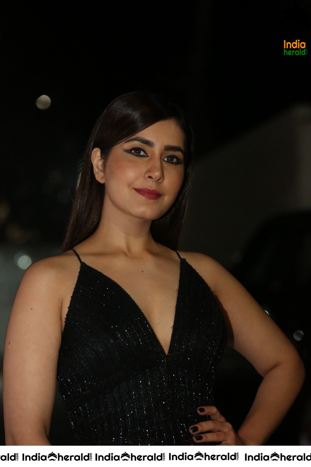 Raashi Khanna Slaying it in Black Set 1