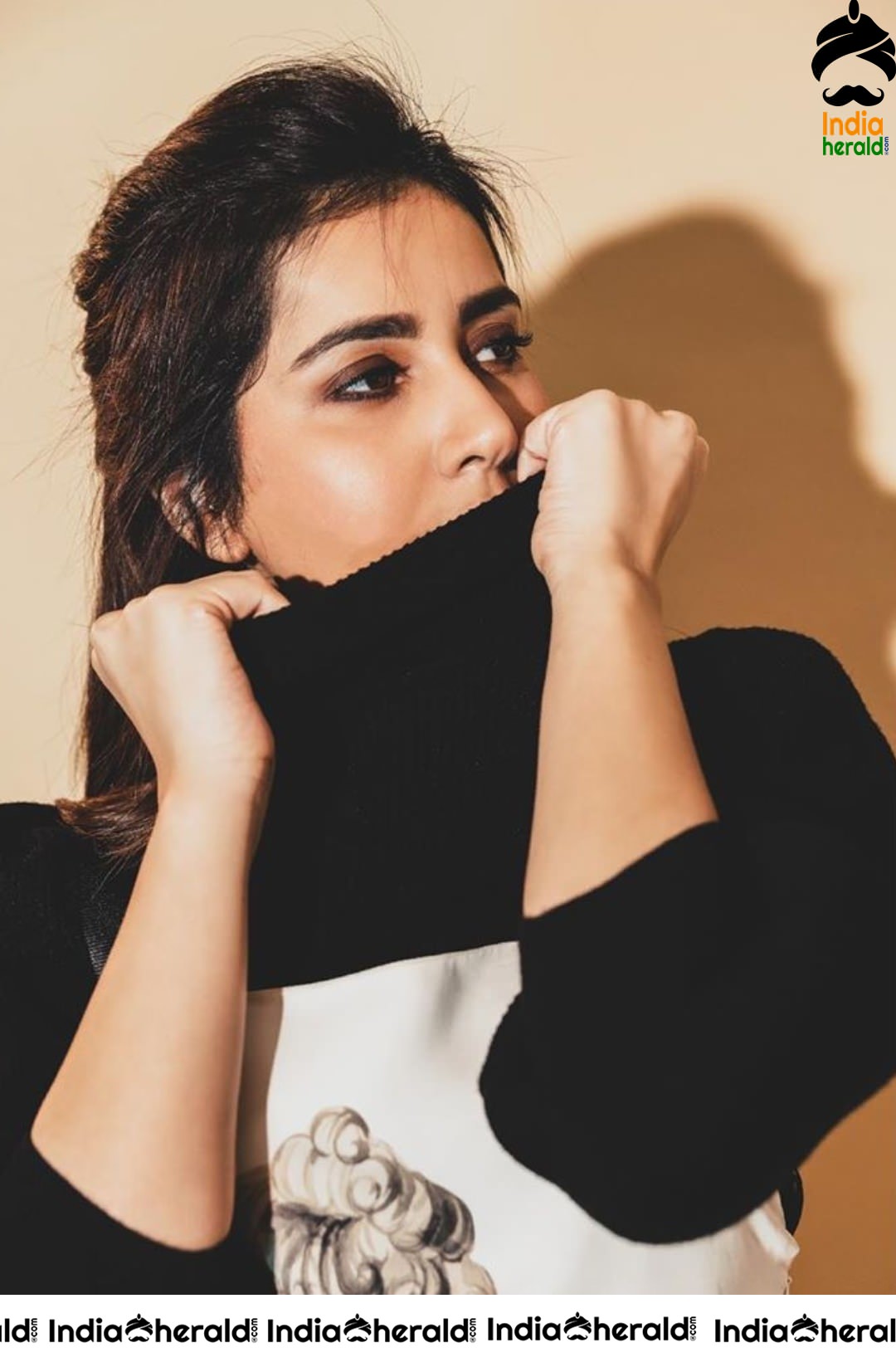 Raashi Khanna Statuesque Photoshoot