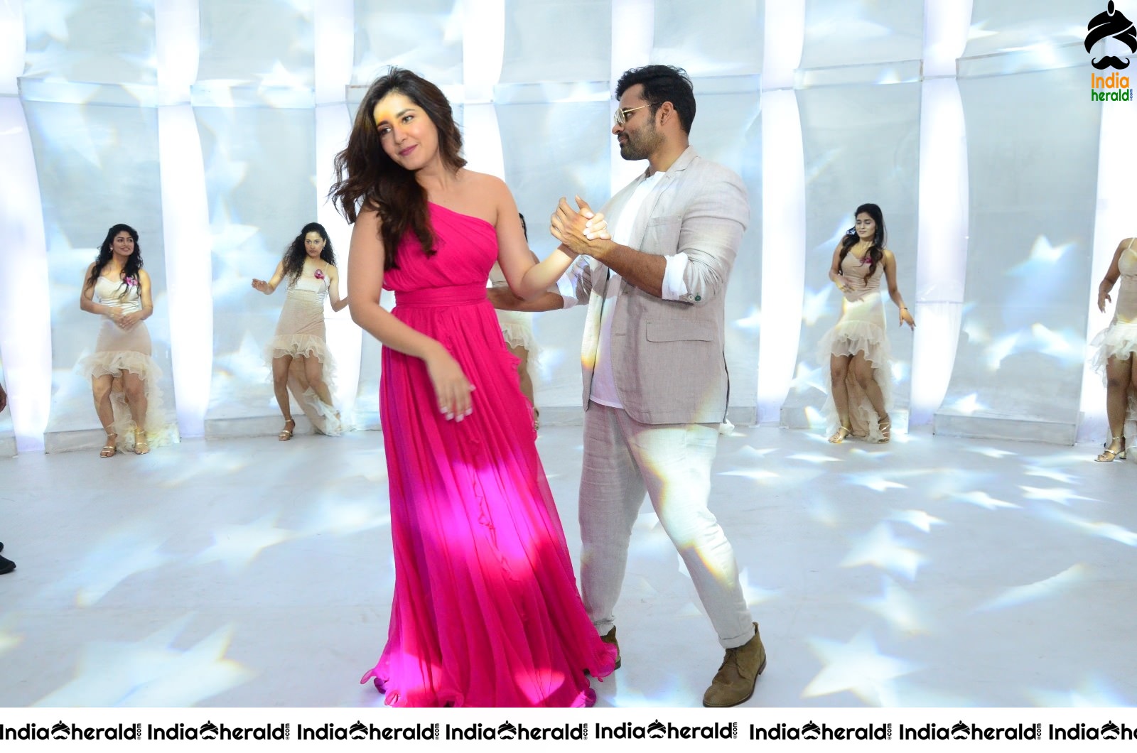 Raashi Khanna stills from shooting spot while practicing dance steps with SDT Set 1