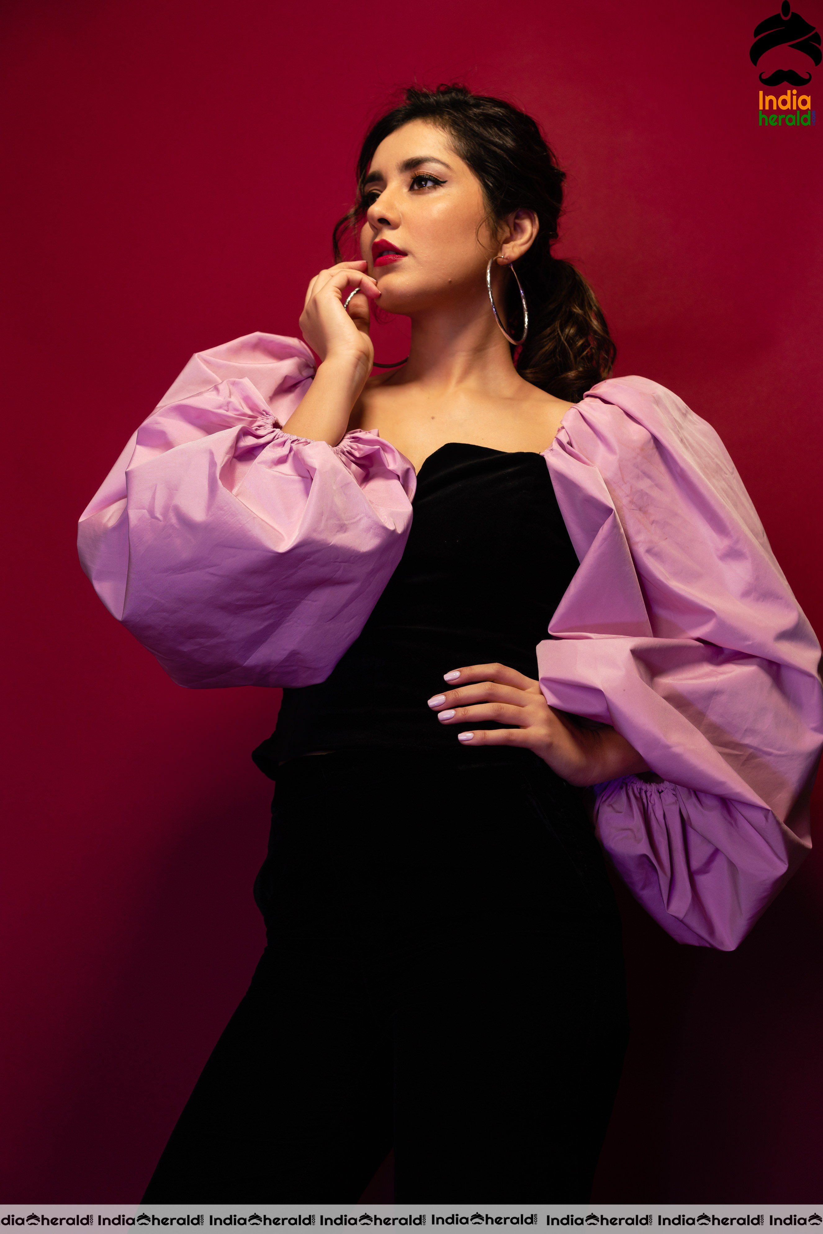 Raashi Khanna Sultry Hot Photoshoot HD Photos