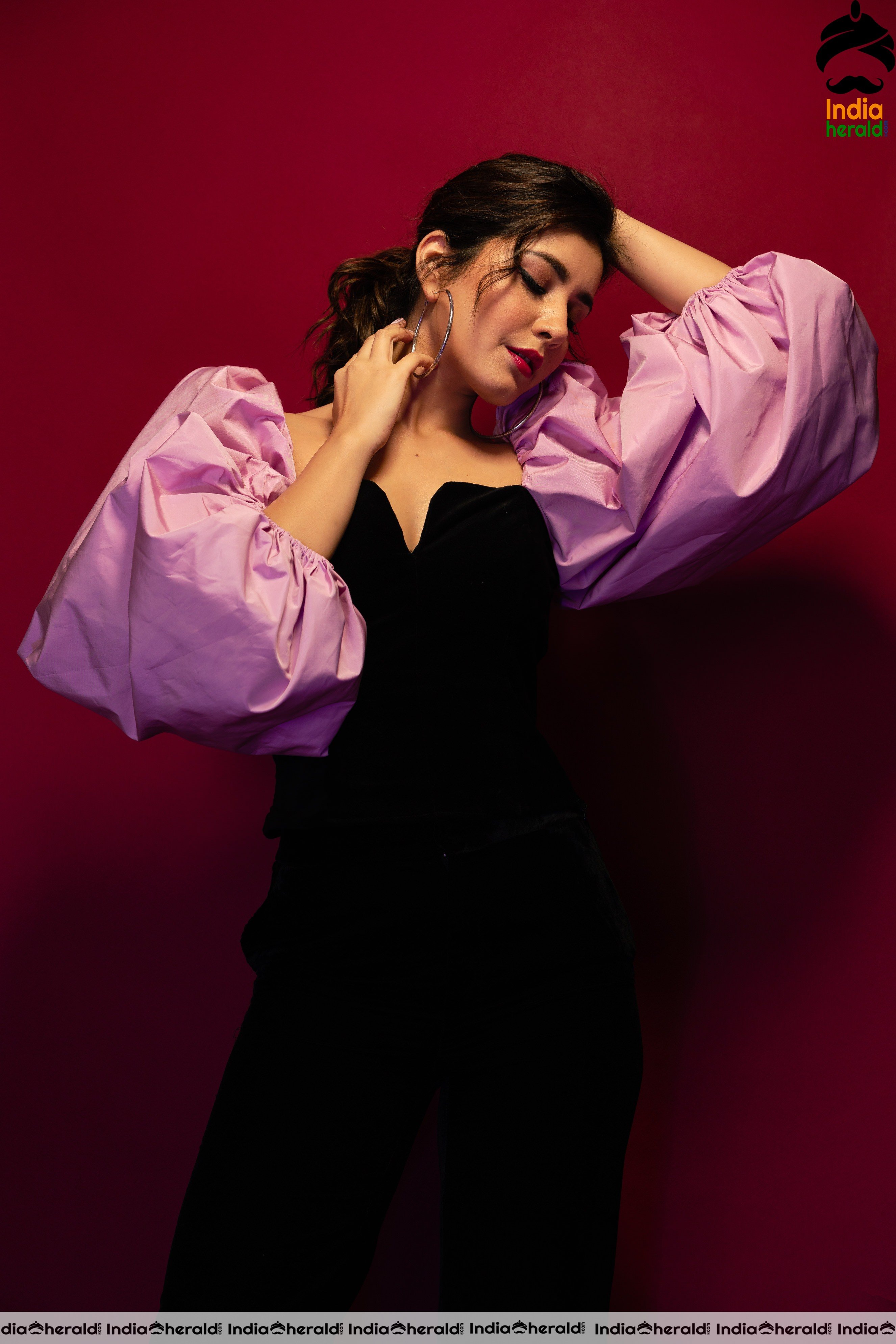 Raashi Khanna Sultry Hot Photoshoot HD Photos