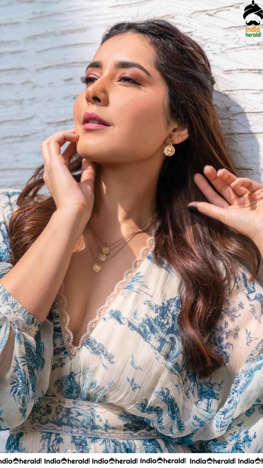 Raashi Khanna Teasing Hot Photoshoot in Floral Attire