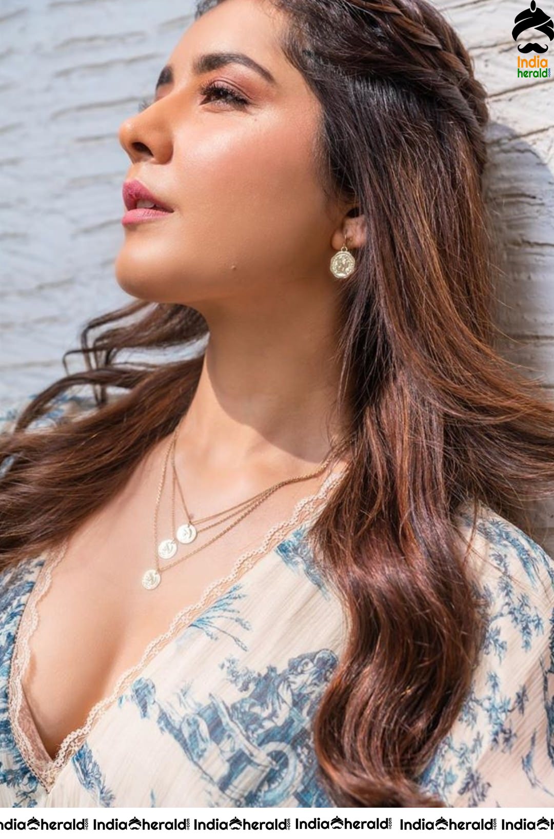 Raashi Khanna Teasing Hot Photoshoot in Floral Attire