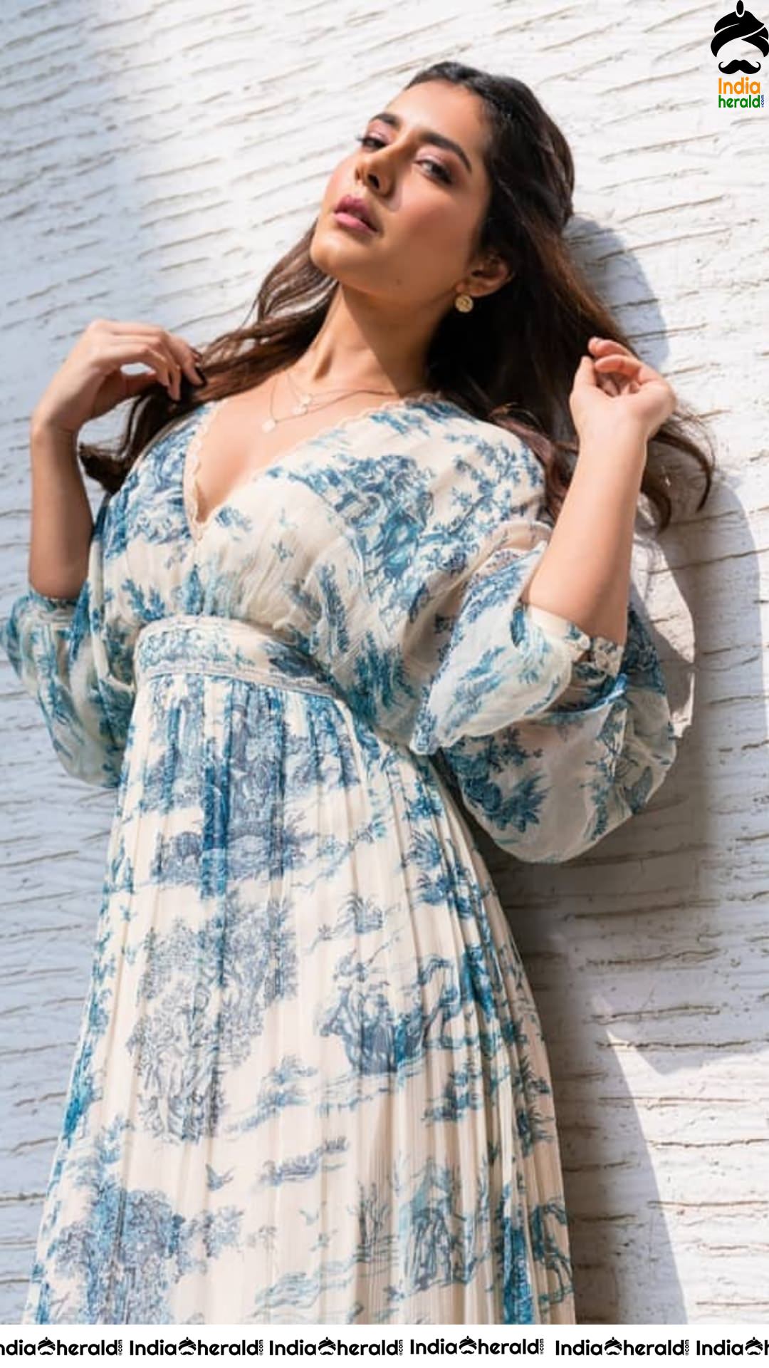 Raashi Khanna Teasing Hot Photoshoot in Floral Attire