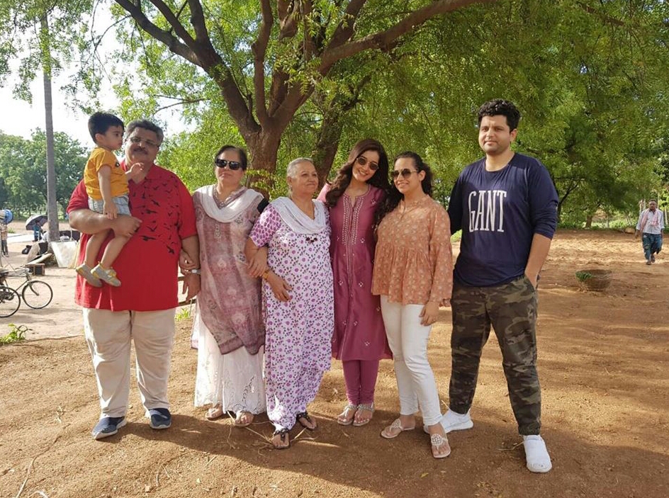 Raashi Khanna With Her Brother And His Kids At The Shooting Spot