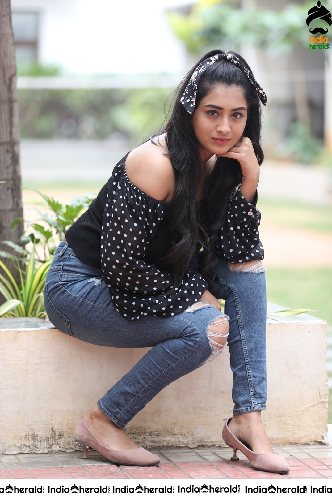 Raashi Singh Latest Sizzling Photos Set 2
