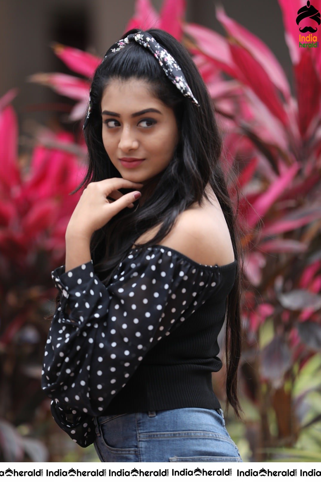 Raashi Singh Latest Sizzling Photos Set 2