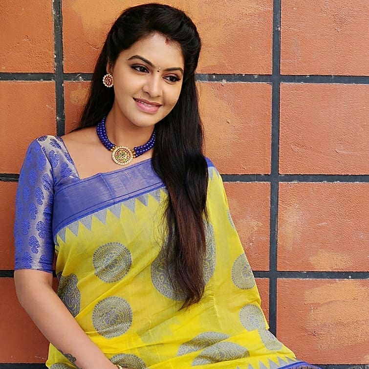 Rachitha Looks Gorgeous In Traditional Dress