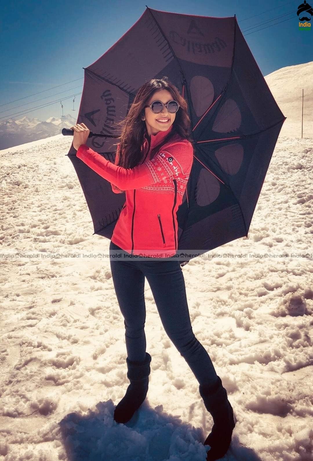 Rakul Preeet Unseen Latest Hot Photos to spice your Weekend mood Set 2