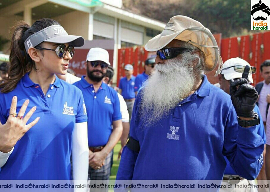 Rakul Preet enjoys A Game Of Golf with Swamiji
