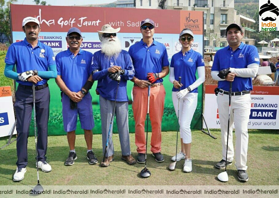 Rakul Preet enjoys A Game Of Golf with Swamiji