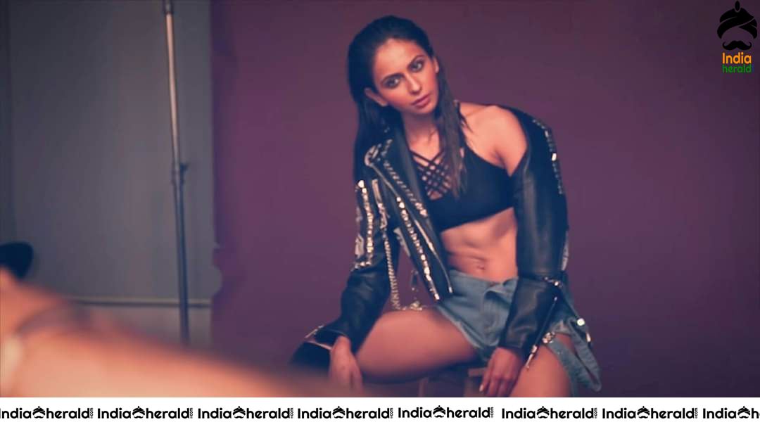 Rakul Preet Hottest Exposing Photos Collection to bring your Lustful Desires Set 3