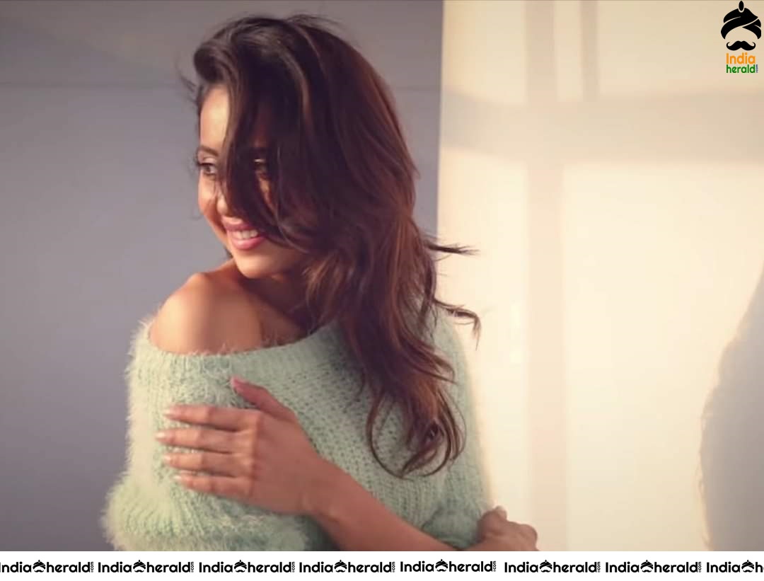 Rakul Preet Hottest Exposing Photos Collection to bring your Lustful Desires Set 4