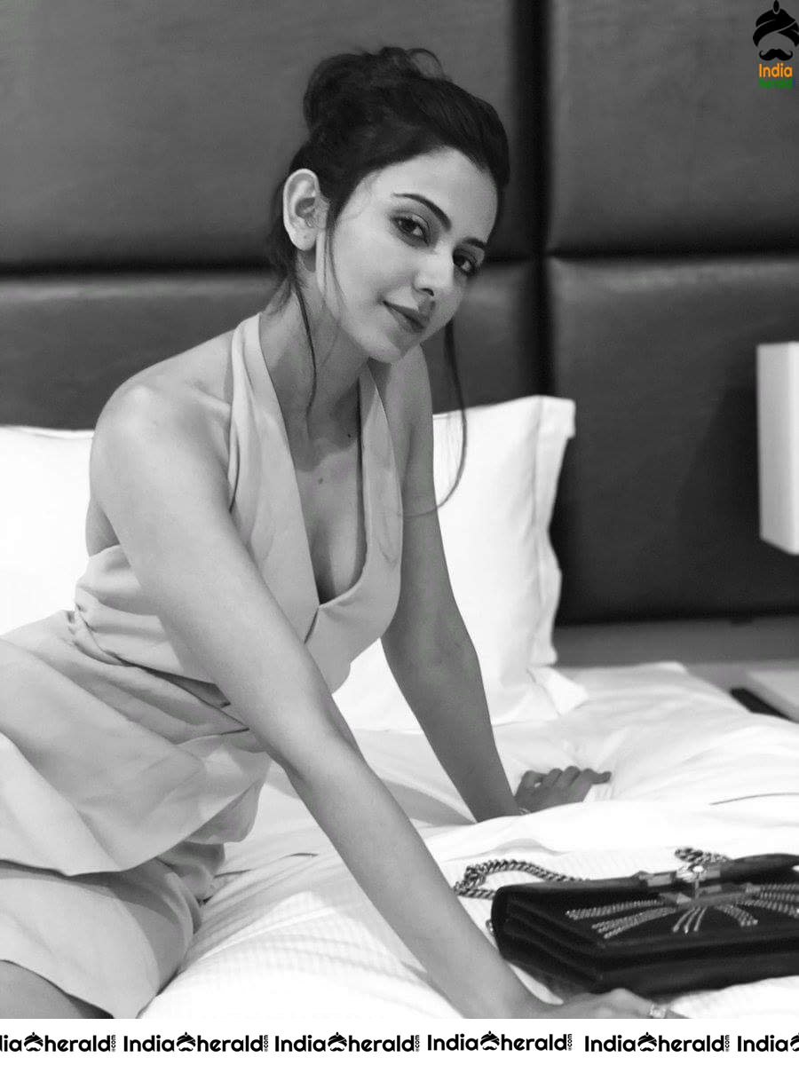 Rakul Preet Latest Hot Thighs and Cleavage Teasing Photos