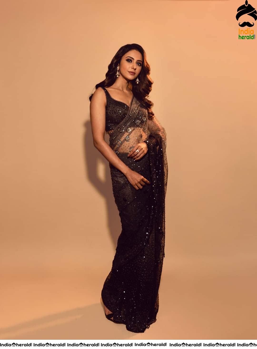 Rakul Preet looks Enthralling and Invitingly Hot in these Photos Compilation Set 1