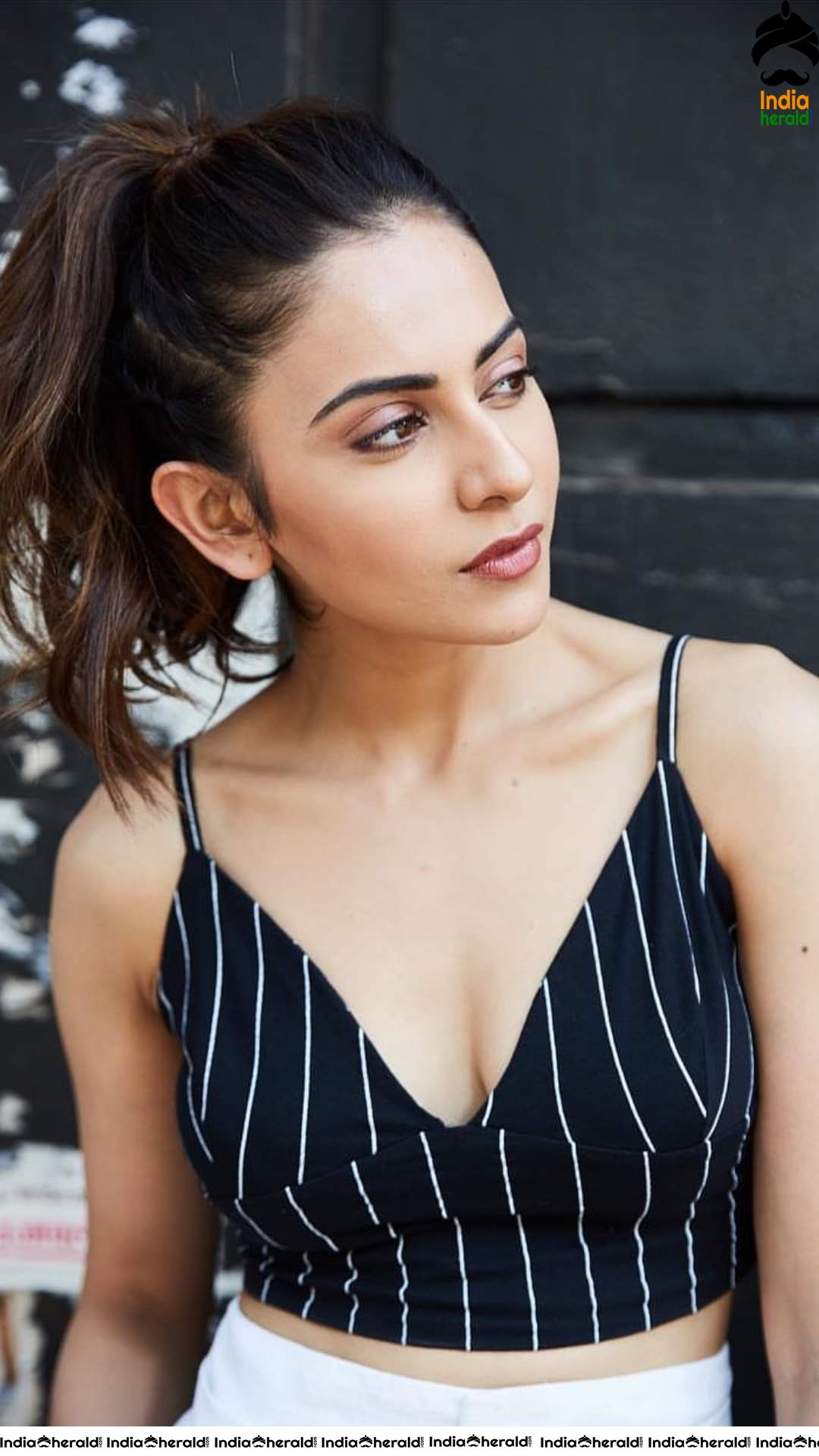 Rakul Preet looks Enthralling and Invitingly Hot in these Photos Compilation Set 3