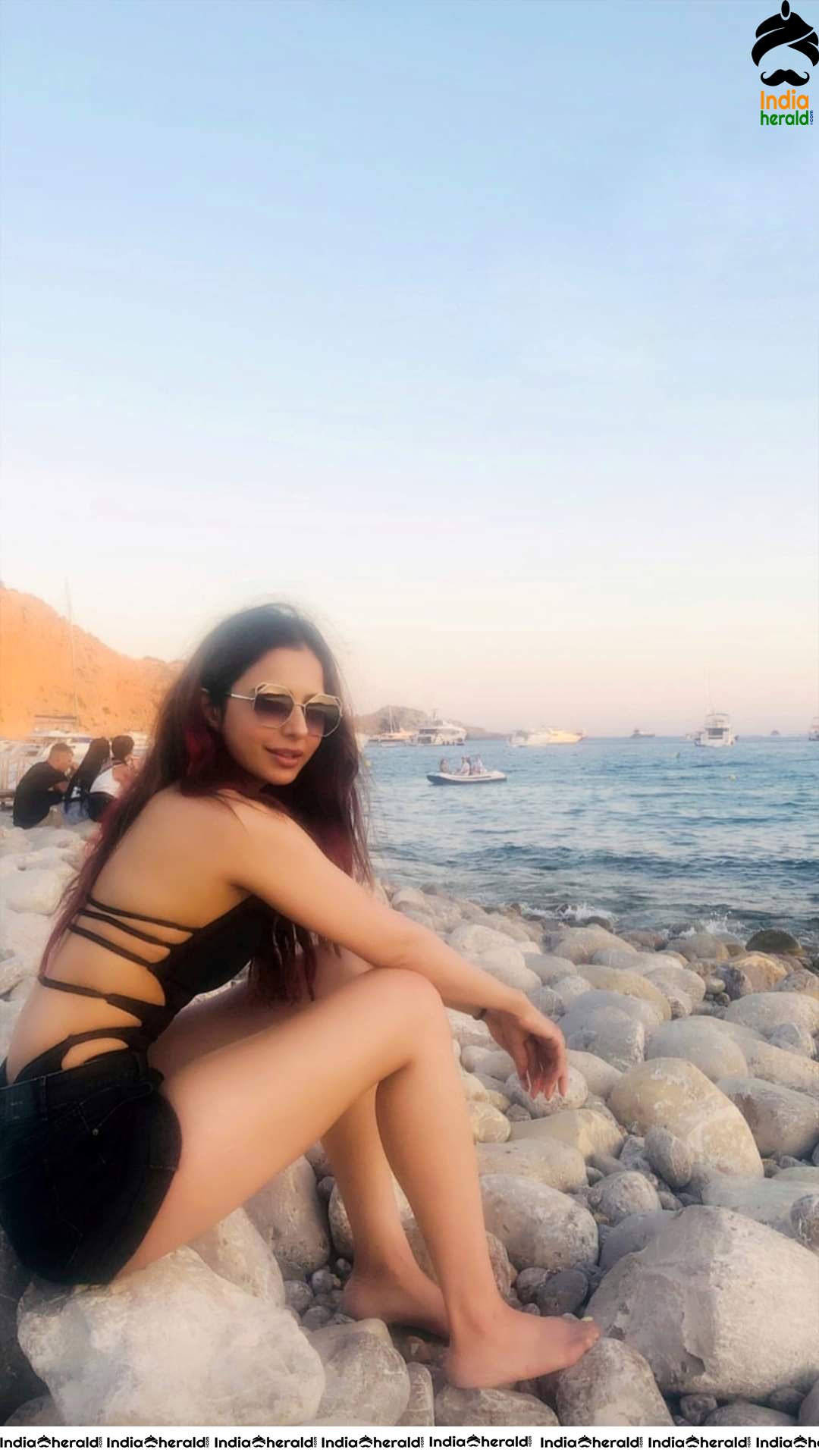 Rakul Preet looks Enthralling and Invitingly Hot in these Photos Compilation Set 3