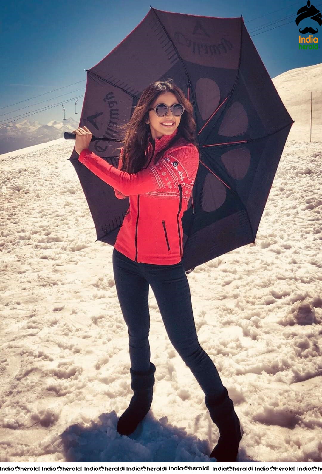 Rakul Preet looks Enthralling and Invitingly Hot in these Photos Compilation Set 5