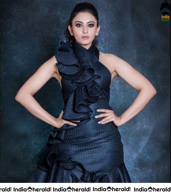 Rakul Preet Ravishing Hot Photos Collection Set 1