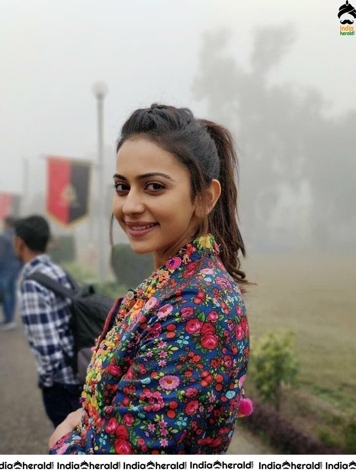 Rakul Preet Ravishing Hot Photos Collection Set 1