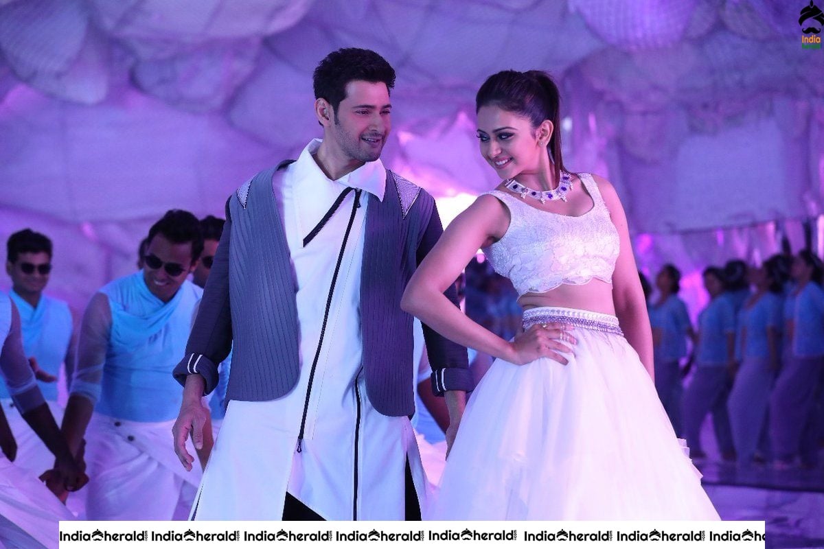 Rakul Preet Ravishing Hot Photos Collection Set 2
