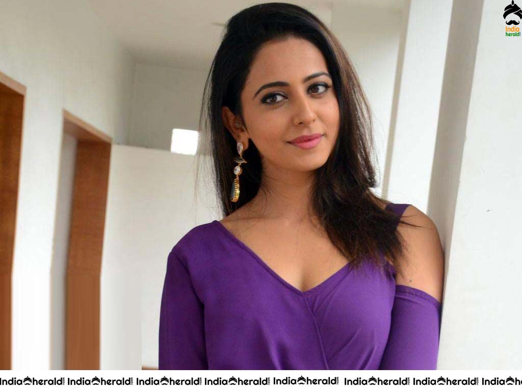Rakul Preet Ravishing Hot Photos Collection Set 2