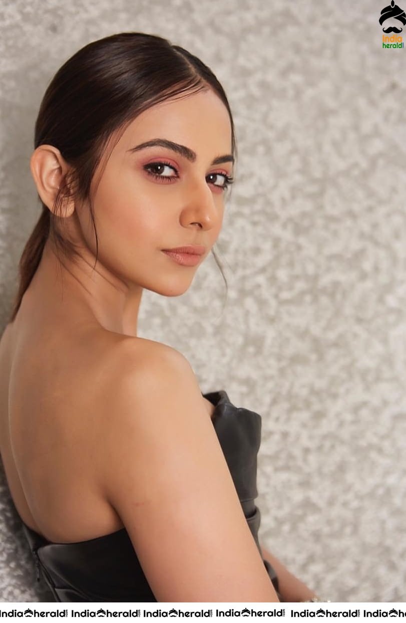 Rakul Preet Slaying it in Black Attire