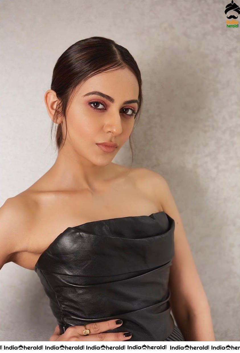 Rakul Preet Slaying it in Black Attire