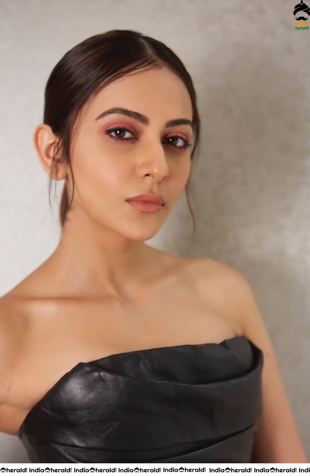 Rakul Preet Slaying it in Black Attire