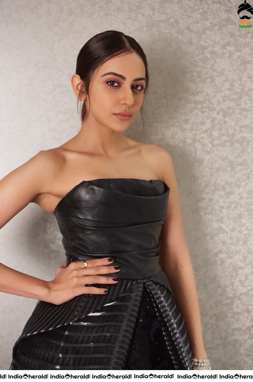 Rakul Preet Slaying it in Black Attire
