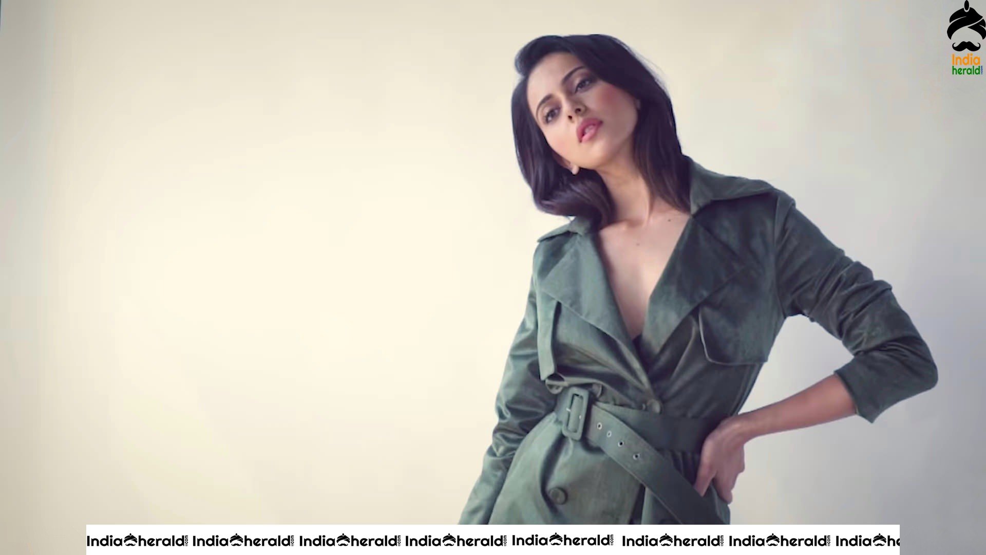 Rakul Preet Unseen Hottest Exposing Photoshoot Stills Set 2