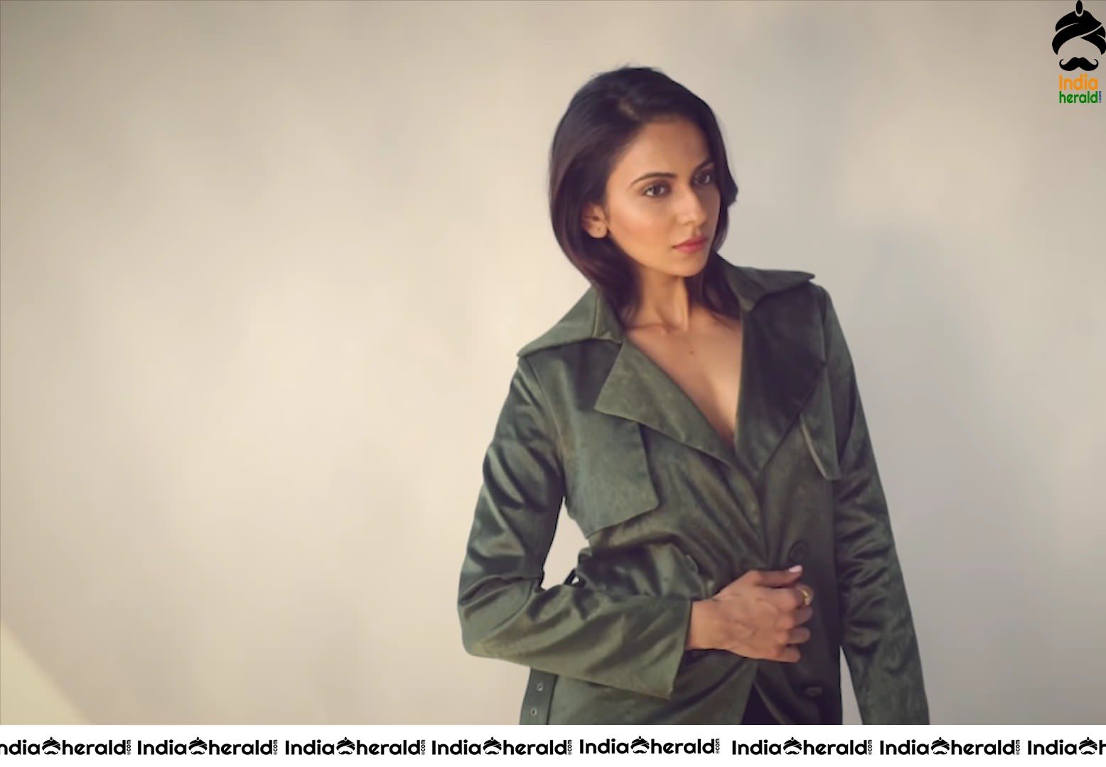 Rakul Preet Unseen Hottest Exposing Photoshoot Stills Set 2